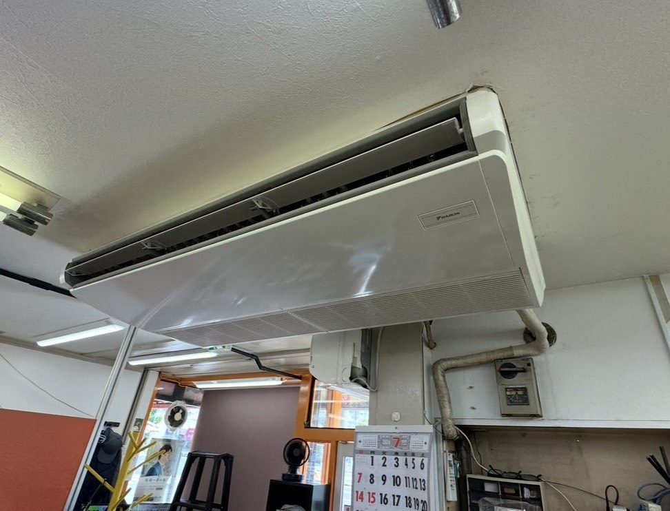天井吊り型・店舗B